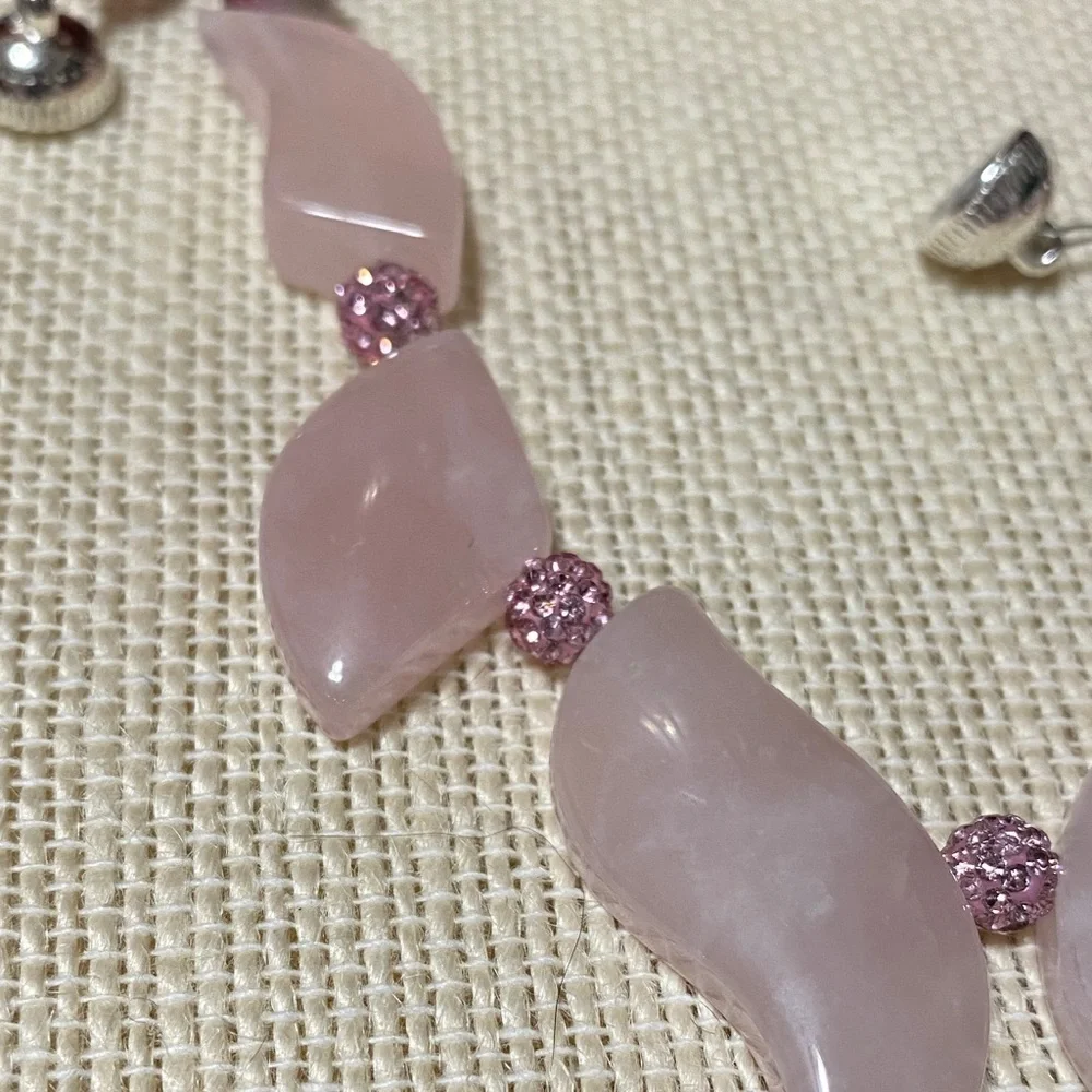 Elegant Artisan Natural Rose Quartz & Pomegranate Jade gemstone 17” Necklace